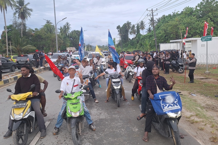 Euforia Kemenangan MARIYO Digelar Ribuan Massa Pendukung, dengan Berkonvoi Keliling Kota Jayapura