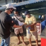 Jurnalis Jayapura Bagikan 240 Kaos Sosialisasi Protokol Kesehatan Kepada Para Pedagang