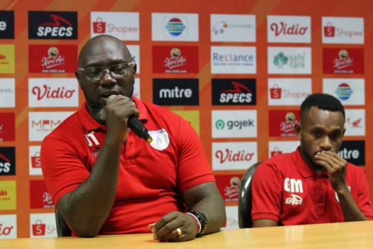 Jacksen Kecewa Performa Pemain Muda Persipura