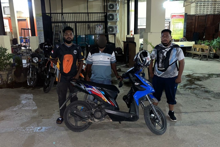 Tim Charly Polresta Jayapura Bekuk Penadah Motor Curian
