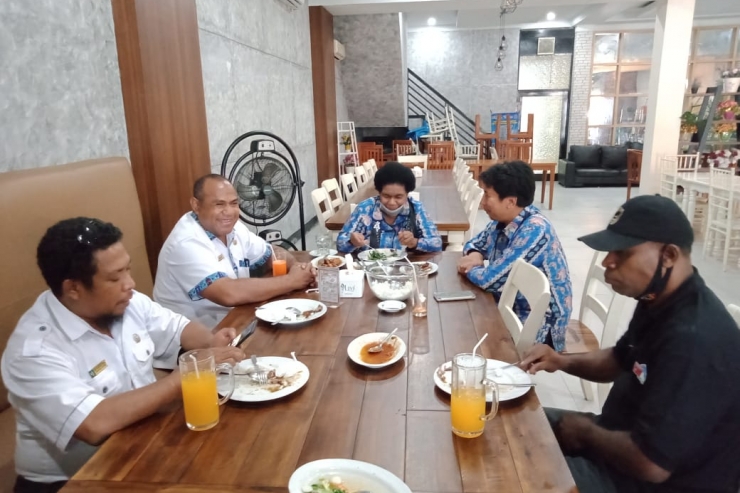 Tak Sengaja Bertemu, Ted Mokay dan Wagus Hidayat Diskusi Bareng