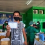 Dhias, Wartawan Papua Pertama Disuntik Vaksin 