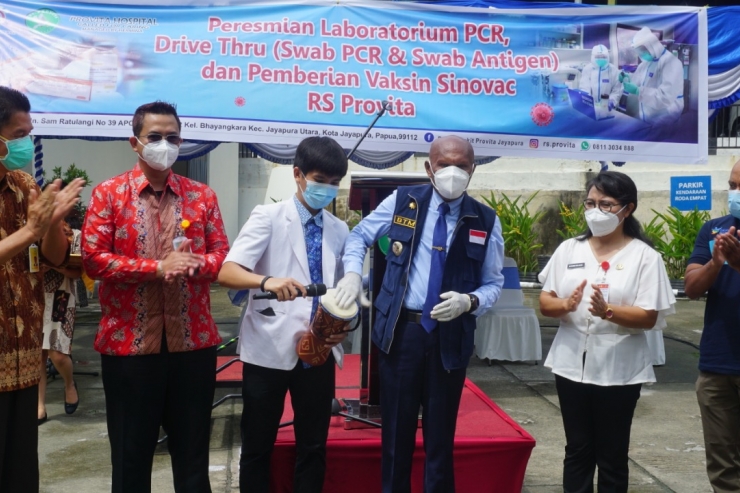 BTM Resmikan Laboratorium PCR, Drive Thru Swab PCR dan Antigen RS Provita Jayapura  