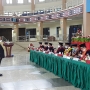 Bupati Puncak Jaya Yuni Wonda Raih Gelar Doktor Ilmu Sosial Uncen