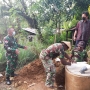 Prihatin Warga Binaannya Selalu Buang Hajat ke Laut, Koramil Depapre Bangunkan MCK
