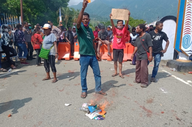 Relawan PON Kembali Geruduk Kantor Bupati Jayapura, Tuntut Honor Segera Dibayar