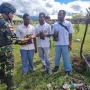 Satgas TNI 142/KJ Ajarkan Cara Pembibitan Tanam Kepada Pelajar SMA Elelim