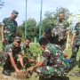 Jaga Keseimbangan dan Kelestarian Alam, Kajasdam Cenderawasih Bersama Personel Menanam Pohon