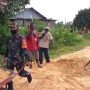 Kebersamaan Babinsa di Mappi dengan Siswa SMA Negeri 2 Obaa