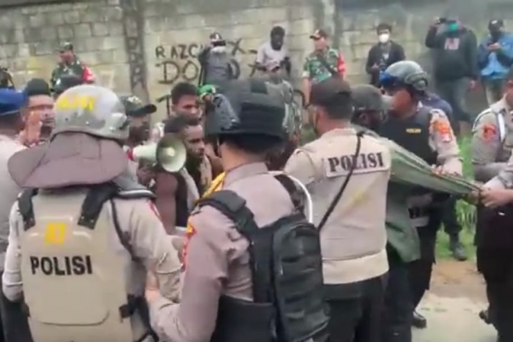 Polres Jayapura Amankan Belasan Pendemo yang Menolak KTT G20 di Bali