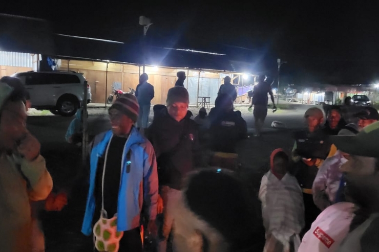 Personil TNI Polri Gencarkan Patroli Malam di Pusat Kota Oksibil Pegubin