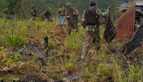 Kemanunggalan TNI Polri dan Rakyat Bersama sama Membangun Kembali Distrik Kiwirok