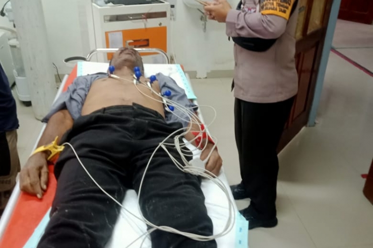 Diduga Akibat Miras, Pria Paruh Baya Tabrak Pohon dan Akhirnya Meregang Nyawa