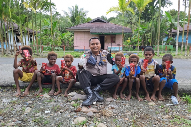 Di Kampung Ayuka Mimika, Tim Keladi Sagu Berikan Pelayanan Kesehatan Gratis