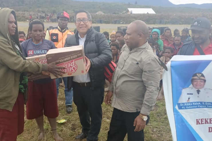 Tim Pemprov Papua Tengah Sambangi Warga Terdampak Bencana Kekeringan di Puncak 