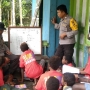 Si-Ipar Rutin Ajari Calistung Anak Binaannya di Kampung Wonosari Mimika 