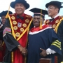 Drg. Aloysius Giay Raih Gelar Doktor Ilmu Pemerintahan dengan Hasil Sangat Memuaskan