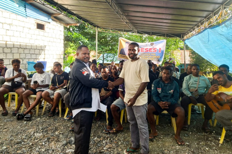 Anggota DPRD Kabupaten Jayapura, Nandison Karoba Lakukan Reses di Kampung Taruna