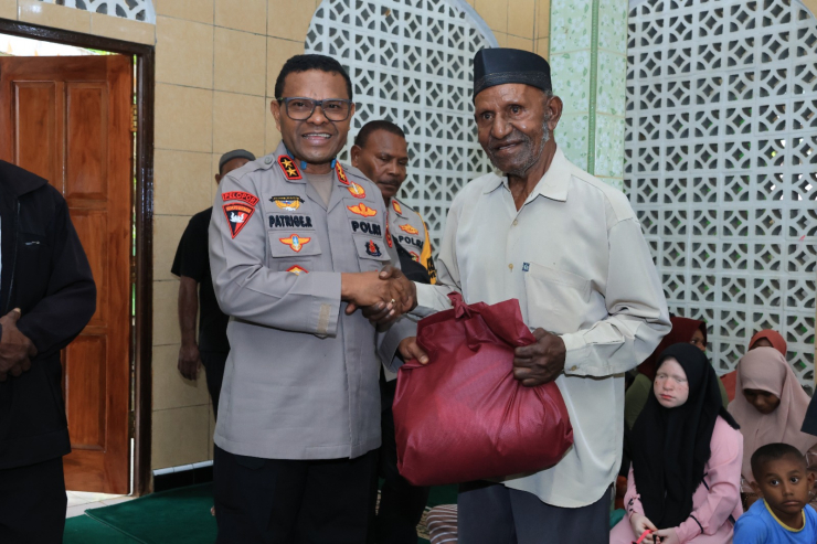 Kapolda Papua Hadiri Safari Ramadhan Bersama Komunitas Muslim Wamena di Angkasa Jayapura