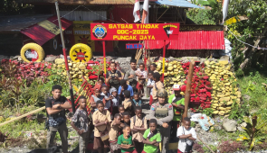 Ops Damai Cartenz-2025 Sentuh Hati Anak-anak Papua di Kulirik