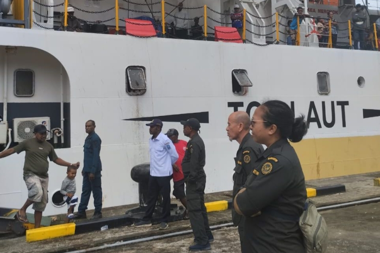 Awasi Perbatasan, Tim Gakkum Karantina Jayapura Cek Pelabuhan Depapre