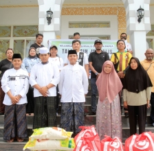 <h1>Jurnalis Berbagi, Salurkan Tali Kasih ke Panti Asuhan dan Ponpes di Jayapura</h1>