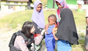 Patroli Humanis dan Layanan Kesehatan Satgas Ops Damai Cartenz, Pastikan Kondusifitas Keamanan di Jayawijaya