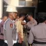 Isak Tangis Mewarnai Upacara PTDH 2 Personil Polresta Jayapura Kota