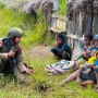 Hadir di Tengah Warga, Satgas Damai Cartenz 2025 Bawa Rasa Aman dan Bantuan ke Omukia