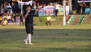 Legislator Wagus Hidayat Didapuk jadi Wasit Liga Waiya Cup di Depapre