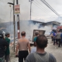 Polresta Jayapura Kota Respon Cepat Kebakaran Rumah Semi Permanen di Koya Barat
