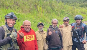 Satgas Damai Cartenz Gelar Patroli dan Sambangi Warga di Distrik Okbape, Pegunungan Bintang