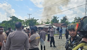 Kerusuhan di Yalimo, Sejumlah Rumah dan Fasilitas Umum Dibakar Warga, Ini Pemicunya