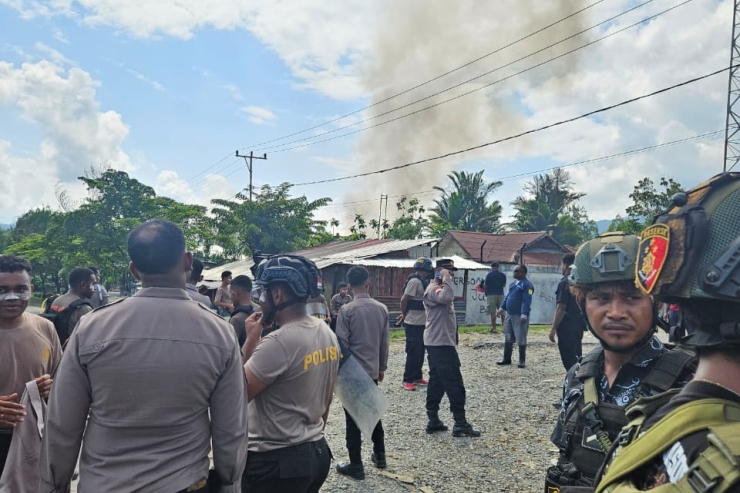 Kerusuhan di Yalimo, Sejumlah Rumah dan Fasilitas Umum Dibakar Warga, Ini Pemicunya