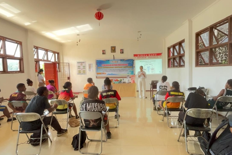 Tim PkM Uncen Edukasi Atlet Muda SKO Papua Terapkan “Science of Hydration” untuk Optimalisasi Prestasi