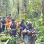 Evakuasi Korban Seradala: Satgas Ops Damai Cartenz dan Aparat Gabungan Utamakan Keselamatan Warga