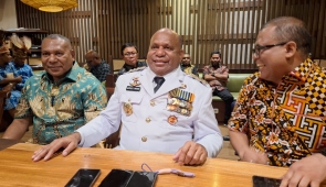 Resmi Nakhodai Papua, Matius Fakhiri dan Aryoko Rumaropen Fokuskan Peningkatan SDM dan Infrastruktur di Awal Kepemimpinan