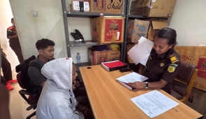 Tiga Anggota KKB yang Serang Tenaga Kesehatan dan Guru di Yahukimo Diserahkan ke Kejari Wamena Jayawijaya