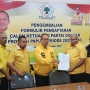 Mathius Fakhiri Resmi Kembalikan Berkas Pencalonan Sebagai Ketua DPD Golkar Papua 2025 - 2030