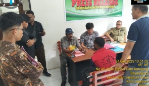 Satgas Ops Damai Cartenz-2025 Laksanakan Penyerahan Tersangka Kurir Penjual Amunisi ke Kejari Jayapura