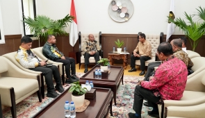 Pertemuan Wamen ESDM dan Gubernur Papua, Bahas Potensi Sektor Pertambangan dan Ketersediaan Energi