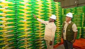 Gubernur Papua Bersama TPID Lakukan Sidak, Pastikan Stok Bapok dan BBM Aman saat Nataru