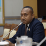 Yan Mandenas Minta, Aparat TNI-Polri Atasi Teror KKB di Papua